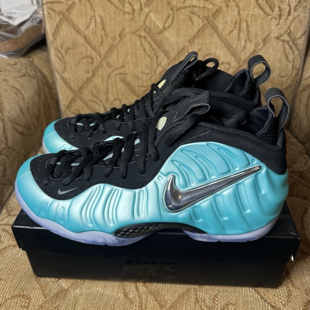 Size 11.5 - Nike Air Foamposite Pro Island Green Silver Leather (624041-303)
